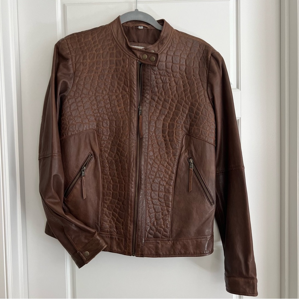 WOMEN”S Brown LEATHER Bomber NEW no tags.